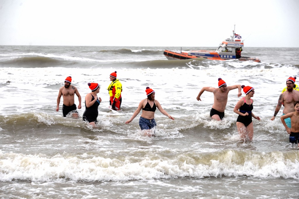 ../Images/Nieuwjaarsduik Nederzandt 2018 112.jpg